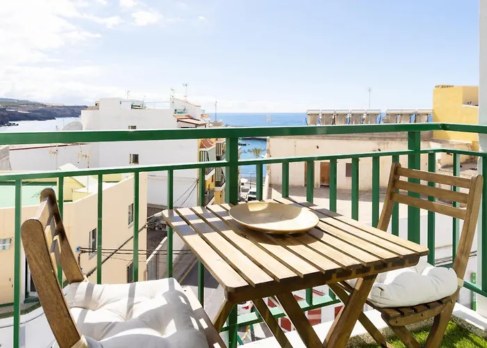 Apartment 2 Bd By The Sea In