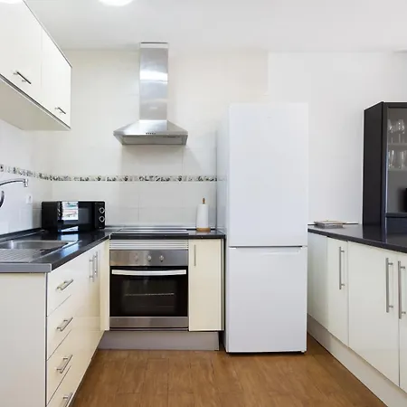 2 Bd By The Sea In Appartement