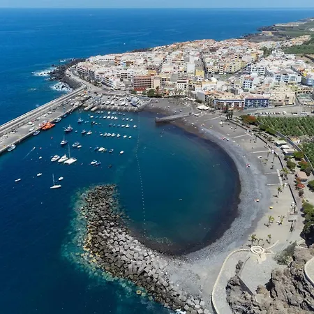 2 Bd By The Sea In Playa de San Juan (Tenerife)